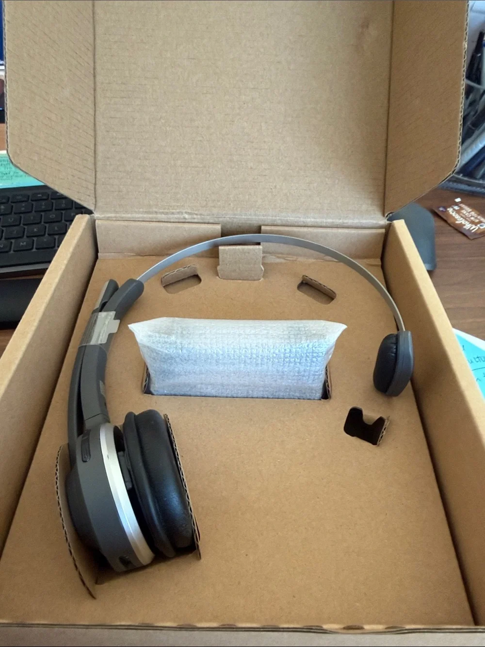 Wireless Mono Headset with Charging Stand - Black